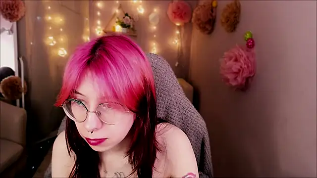 Snapshot of Alice_Nyx chatting on 04.16.26 Alice Nyx online show from 04.16.26