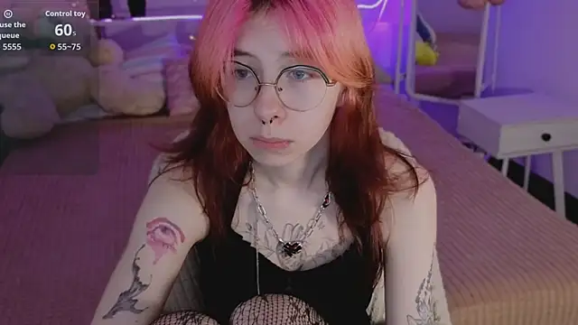 Snapshot of Alice_Nyx chatting on 05.17.26 Alice Nyx online show from 05.17.26