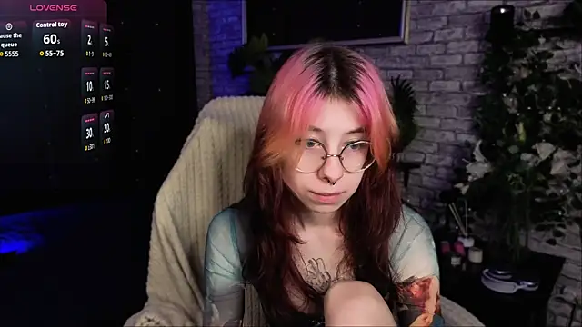 Snapshot of Alice_Nyx chatting on 06.16.26 Alice Nyx online show from 06.16.26