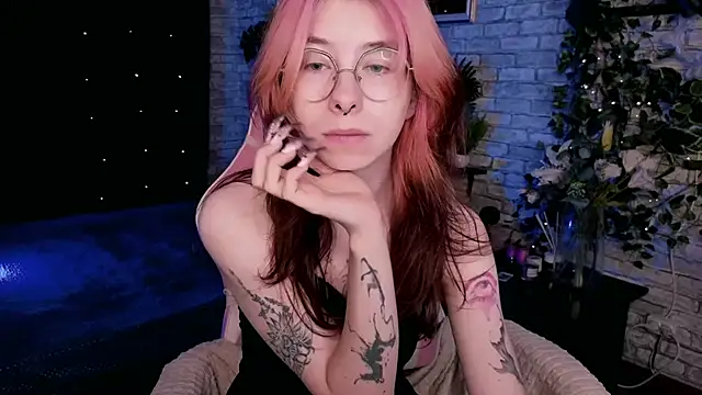 Snapshot of Alice_Nyx chatting on 06.26.26 Alice Nyx online show from 06.26.26