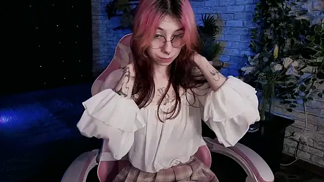 Snapshot of Alice_Nyx chatting on 06.29.26 Alice Nyx online show from 06.29.26