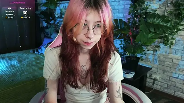 Snapshot of Alice_Nyx chatting on 07.12.26 Alice Nyx online show from 07.12.26
