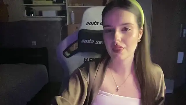 Snapshot of Oleksiiss chatting on 04.19.26 Oleksiiss online show from 04.19.26