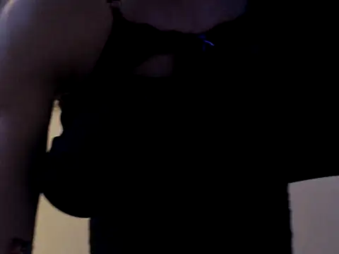 Snapshot of Daniellesafada chatting on 04.25.26 Daniellesafada online show from 04.25.26