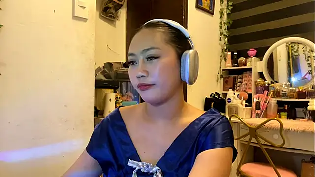 Snapshot of GlindaDejardin chatting on 04.26.26 GlindaDejardin online show from 04.26.26