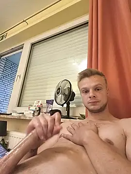 Snapshot of CuteDenno chatting on 07.18.26 CuteDenno online show from 07.18.26