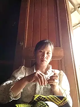 Snapshot of Yo-must chatting on 04.13.26 Yo-must online show from 04.13.26