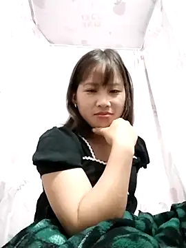 Snapshot of Yo-must chatting on 04.19.26 Yo-must online show from 04.19.26