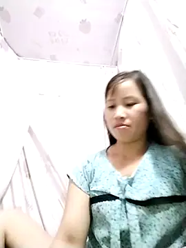 Snapshot of Yo-must chatting on 04.22.26 Yo-must online show from 04.22.26