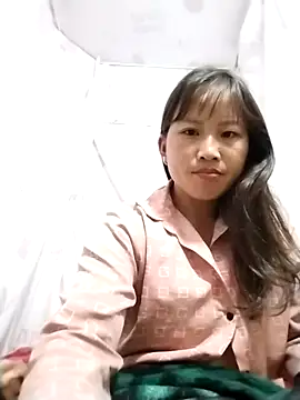 Snapshot of Yo-must chatting on 04.22.26 Yo-must online show from 04.22.26