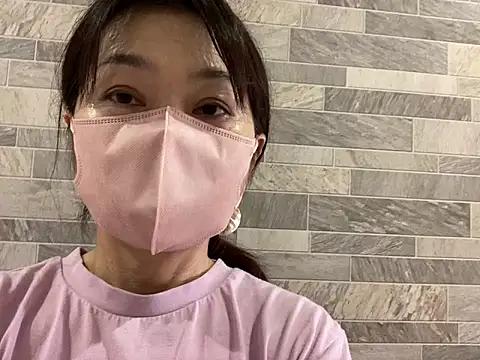 Snapshot of lemonade_madame chatting on 05.20.26 lemonade madame online show from 05.20.26