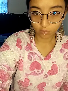 Snapshot of kitsune_nyoko chatting on 04.06.26 kitsune nyoko online show from 04.06.26