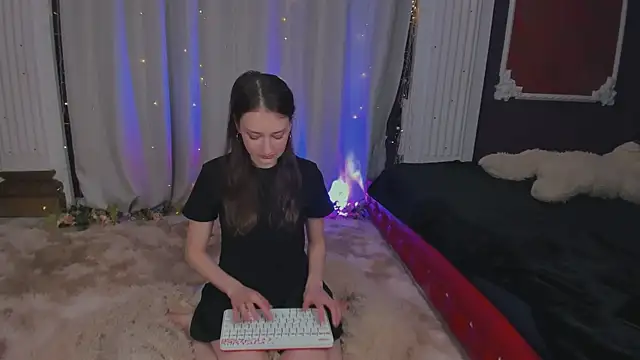  SummerLila online show from 04.12.26