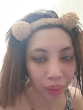Snapshot of vivi_panda chatting on 05.25.26 vivi panda online show from 05.25.26