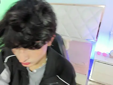 Snapshot of Eidan_tay chatting on 04.09.26 Eidan tay online show from 04.09.26