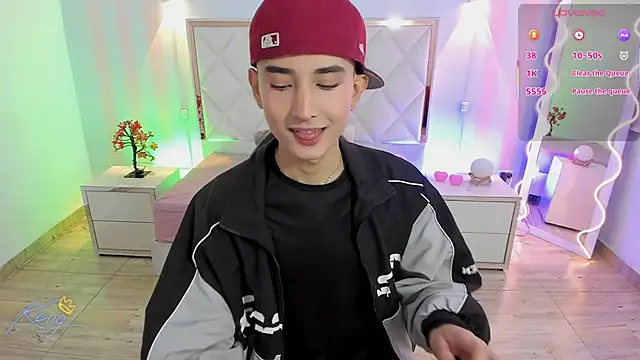 Snapshot of Eidan_tay chatting on 04.30.26 Eidan tay online show from 04.30.26