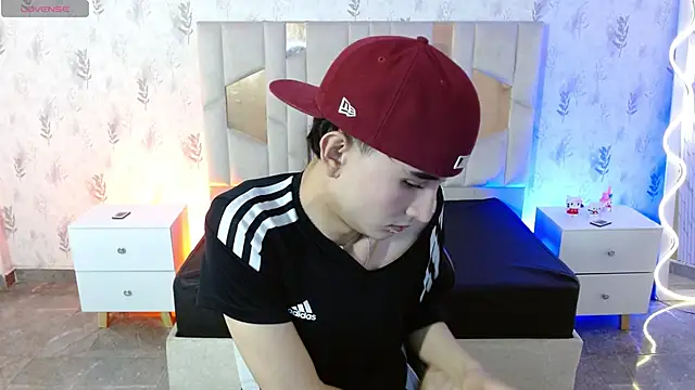 Snapshot of Eidan_tay chatting on 05.06.26 Eidan tay online show from 05.06.26