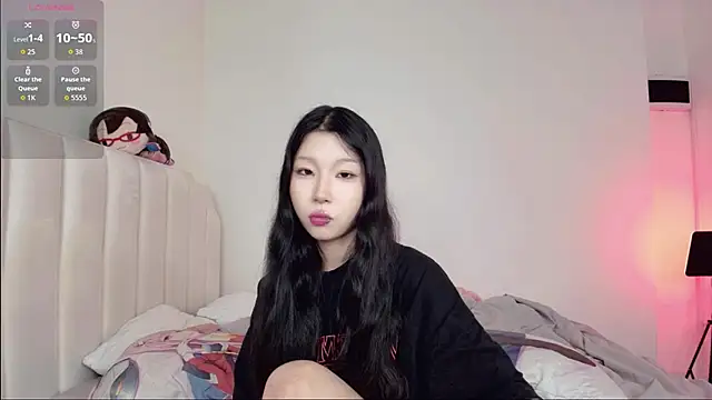 Snapshot of ayasinji chatting on 04.19.26 ayasinji online show from 04.19.26