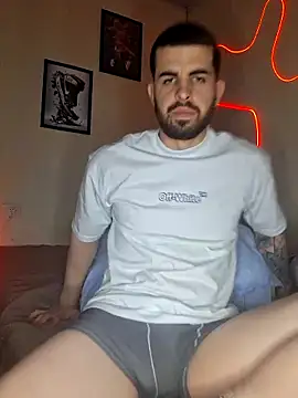 Snapshot of leoxxxgato chatting on 05.19.26 leoxxxgato online show from 05.19.26