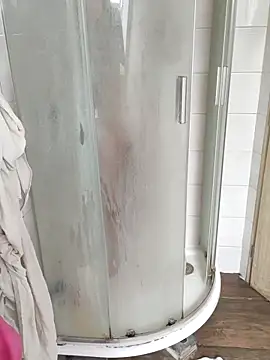 Snapshot of LadyFontaine chatting on 04.05.26 LadyFontaine online show from 04.05.26