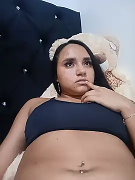 Snapshot of Valentina_Narvaez chatting on 05.23.26 Valentina Narvaez online show from 05.23.26