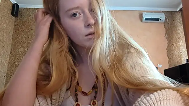 Snapshot of KateVibe_01 chatting on 04.10.26 KateVibe 01 online show from 04.10.26