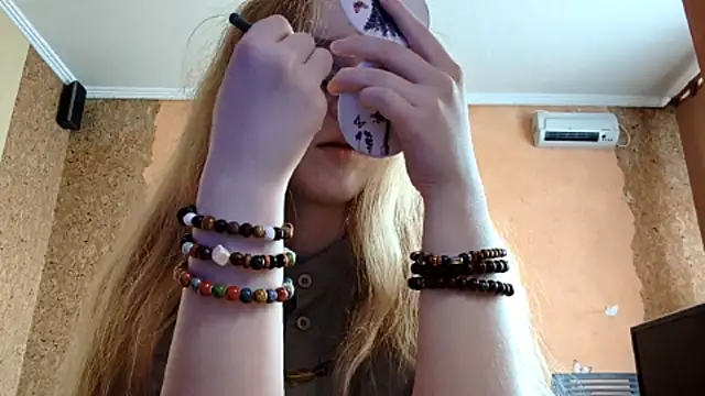 Snapshot of KateVibe_01 chatting on 04.30.26 KateVibe 01 online show from 04.30.26