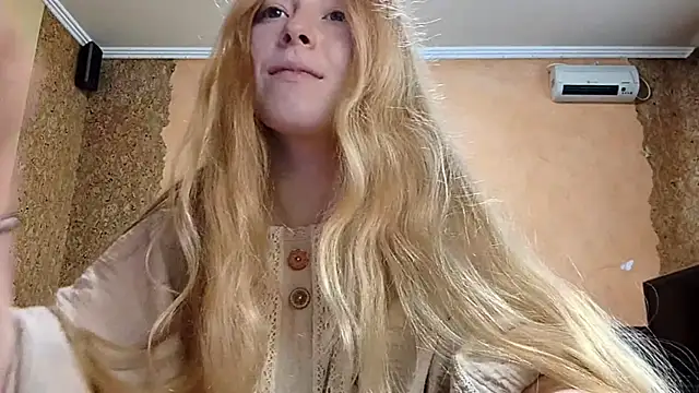Snapshot of KateVibe_01 chatting on 05.15.26 KateVibe 01 online show from 05.15.26