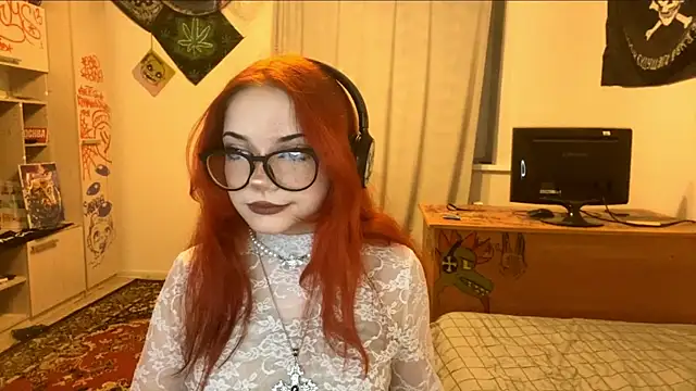 Snapshot of RedHeadCat chatting on 05.12.26 RedHeadCat online show from 05.12.26