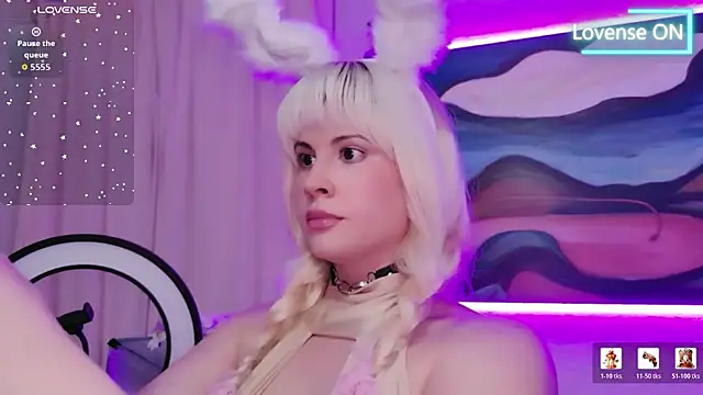 ItsAuroraBorealis online show from 04.27.26