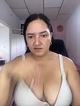 Snapshot of Fresita-12 chatting on 04.29.26 Fresita-12 online show from 04.29.26