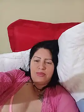 Snapshot of suziferreti chatting on 05.14.26 suziferreti online show from 05.14.26