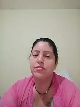 Snapshot of suziferreti chatting on 05.15.26 suziferreti online show from 05.15.26