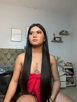 Snapshot of JassmineLove chatting on 04.17.26 JassmineLove online show from 04.17.26