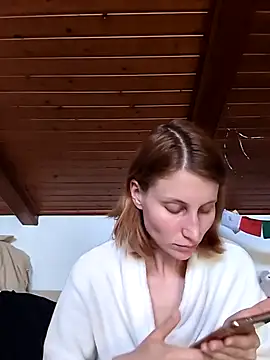 Snapshot of Julialexxxx chatting on 04.30.26 Julialexxxx online show from 04.30.26