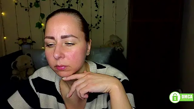 Snapshot of Alicewonderrmiss chatting on 04.06.26 Alicewonderrmiss online show from 04.06.26