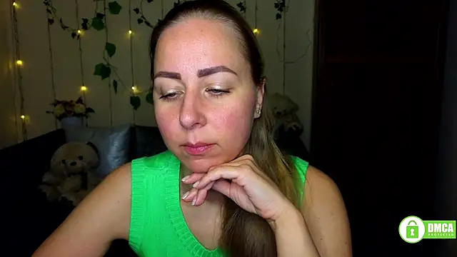 Snapshot of Alicewonderrmiss chatting on 04.08.26 Alicewonderrmiss online show from 04.08.26