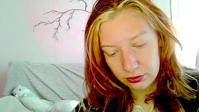 Snapshot of earn_my_lily chatting on 04.21.26 earn my lily online show from 04.21.26