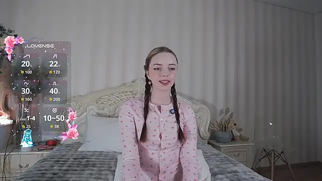 Snapshot of LianaGracee chatting on 05.29.26 LianaGracee online show from 05.29.26