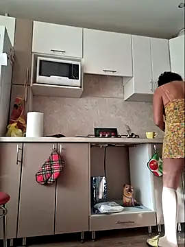 LaliaMia online show from 10.15.25