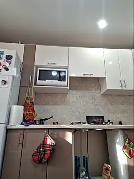 LaliaMia online show from 10.27.25