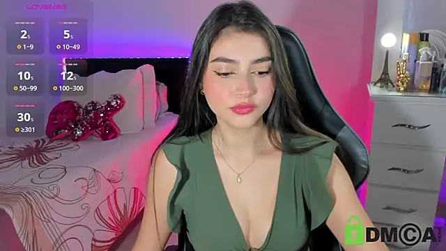 Snapshot of esmeralda_le chatting on 04.16.26 esmeralda le online show from 04.16.26