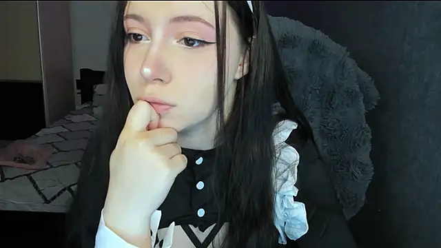 Snapshot of VulgarNekko chatting on 06.27.26 VulgarNekko online show from 06.27.26