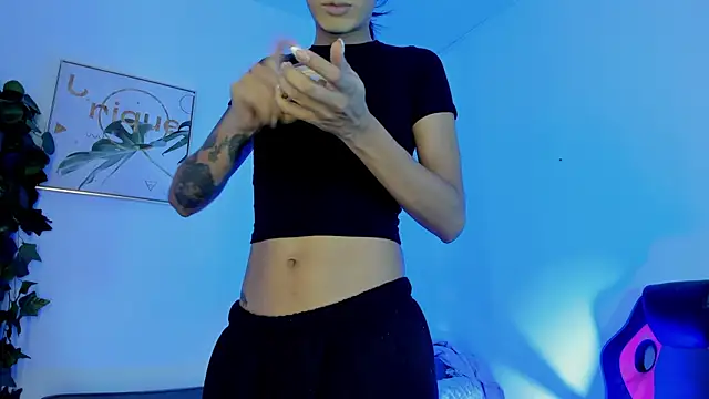 Snapshot of Maddie_Ray chatting on 06.17.26 Maddie Ray online show from 06.17.26