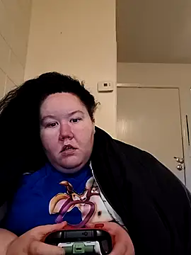 Snapshot of hisalphaqueen27 chatting on 04.18.26 hisalphaqueen27 online show from 04.18.26