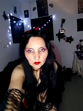 Snapshot of salomediamond chatting on 04.22.26 salomediamond online show from 04.22.26