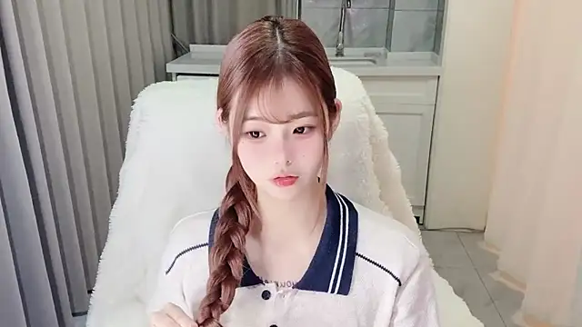 Snapshot of xiaoyugan_cute chatting on 06.11.26 xiaoyugan cute online show from 06.11.26
