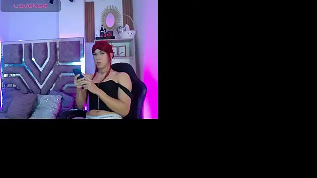 Snapshot of Eva__Walker chatting on 04.07.26 Eva Walker online show from 04.07.26