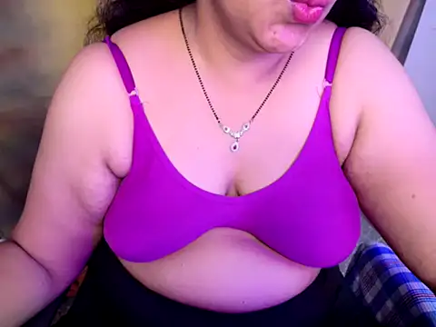 Snapshot of charu-baby chatting on 04.17.26 charu-baby online show from 04.17.26