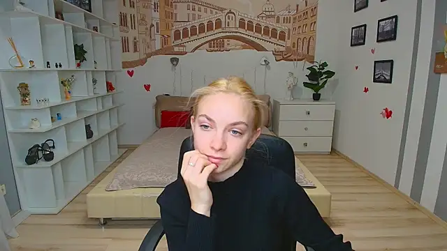 Snapshot of SonnySofia chatting on 04.15.26 SonnySofia online show from 04.15.26
